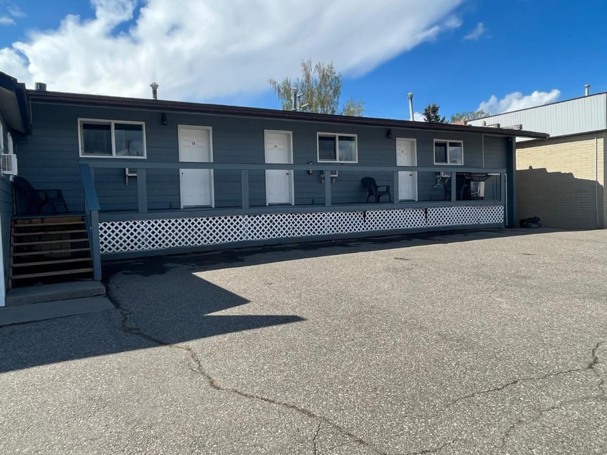 West Castle Motel Pincher Creek Luaran gambar