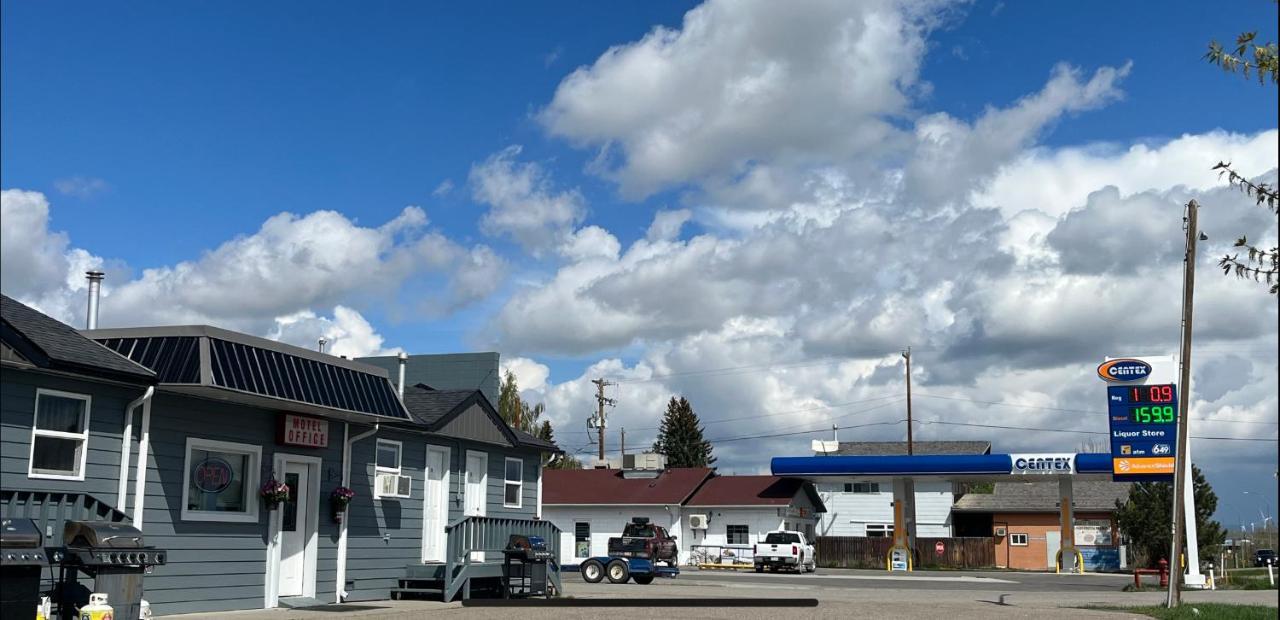 West Castle Motel Pincher Creek Luaran gambar