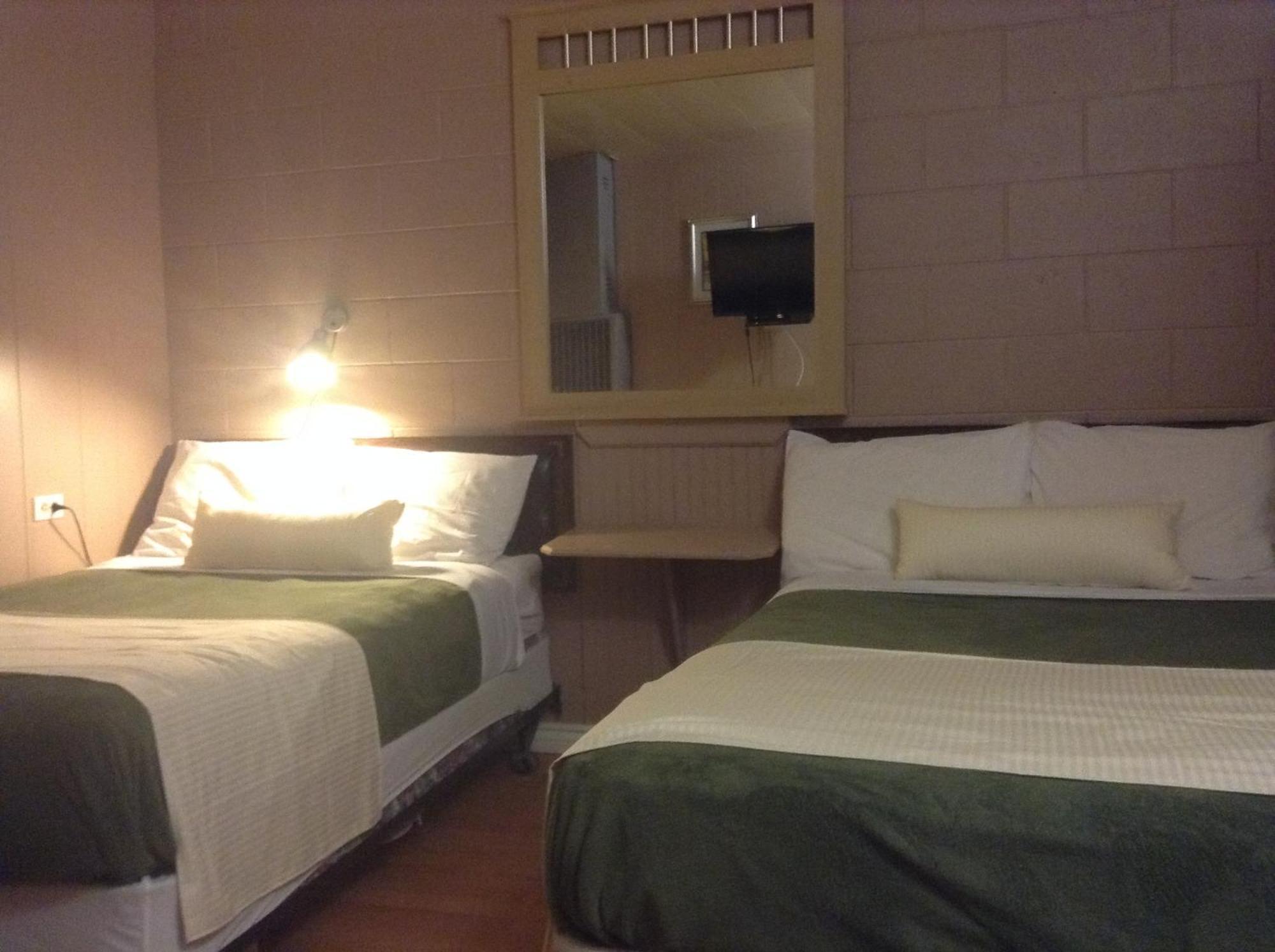 West Castle Motel Pincher Creek Luaran gambar